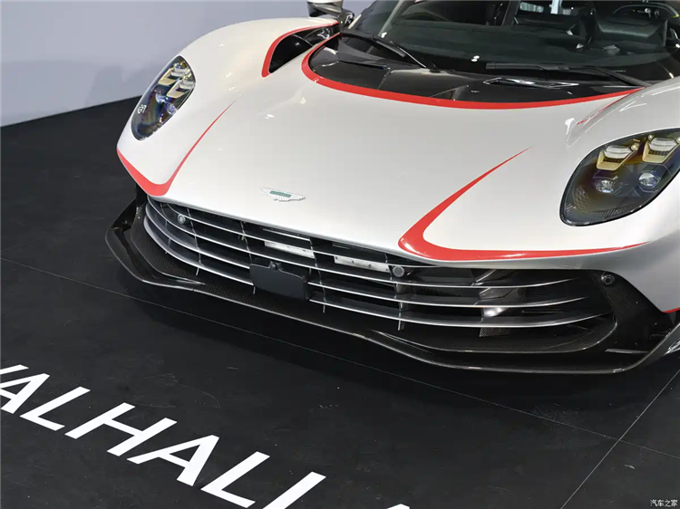 阿斯顿马丁鏖战威廉姆斯，皮亚斯特里惊艳四座