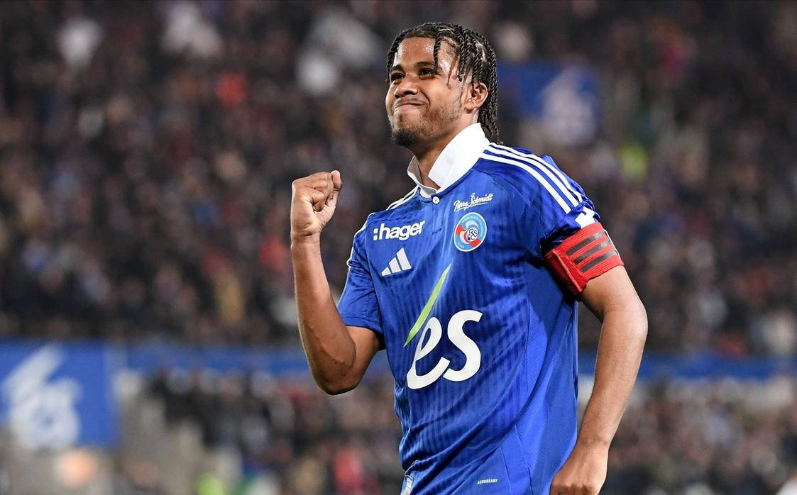 里昂在欧洲顶级比赛中获得胜利，球迷喜悦！