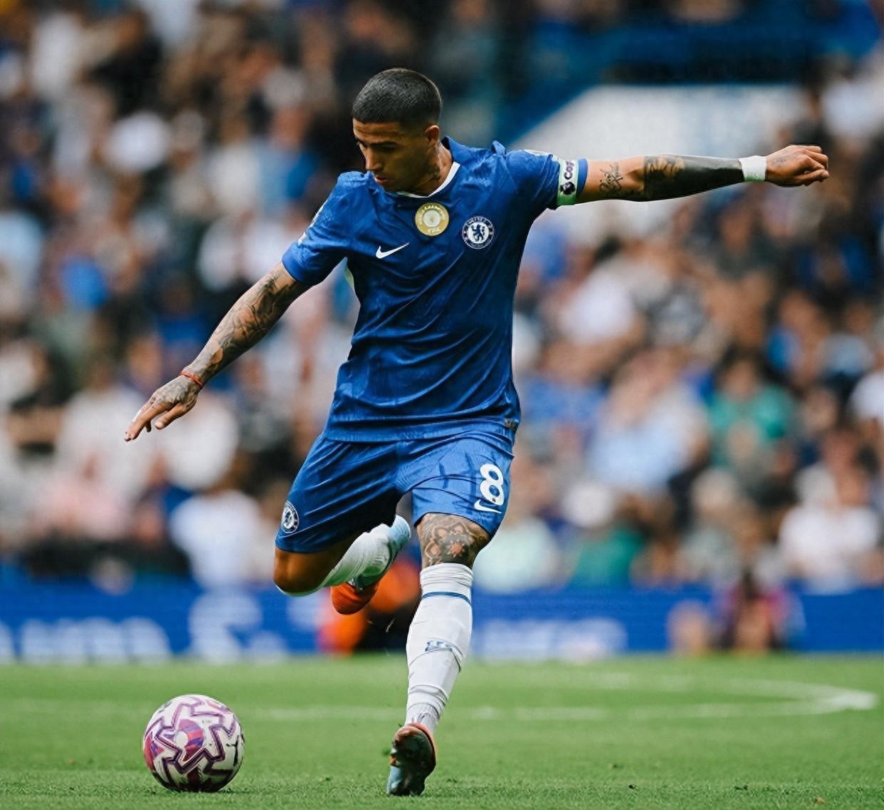 切尔西客场取胜，继续领先英超