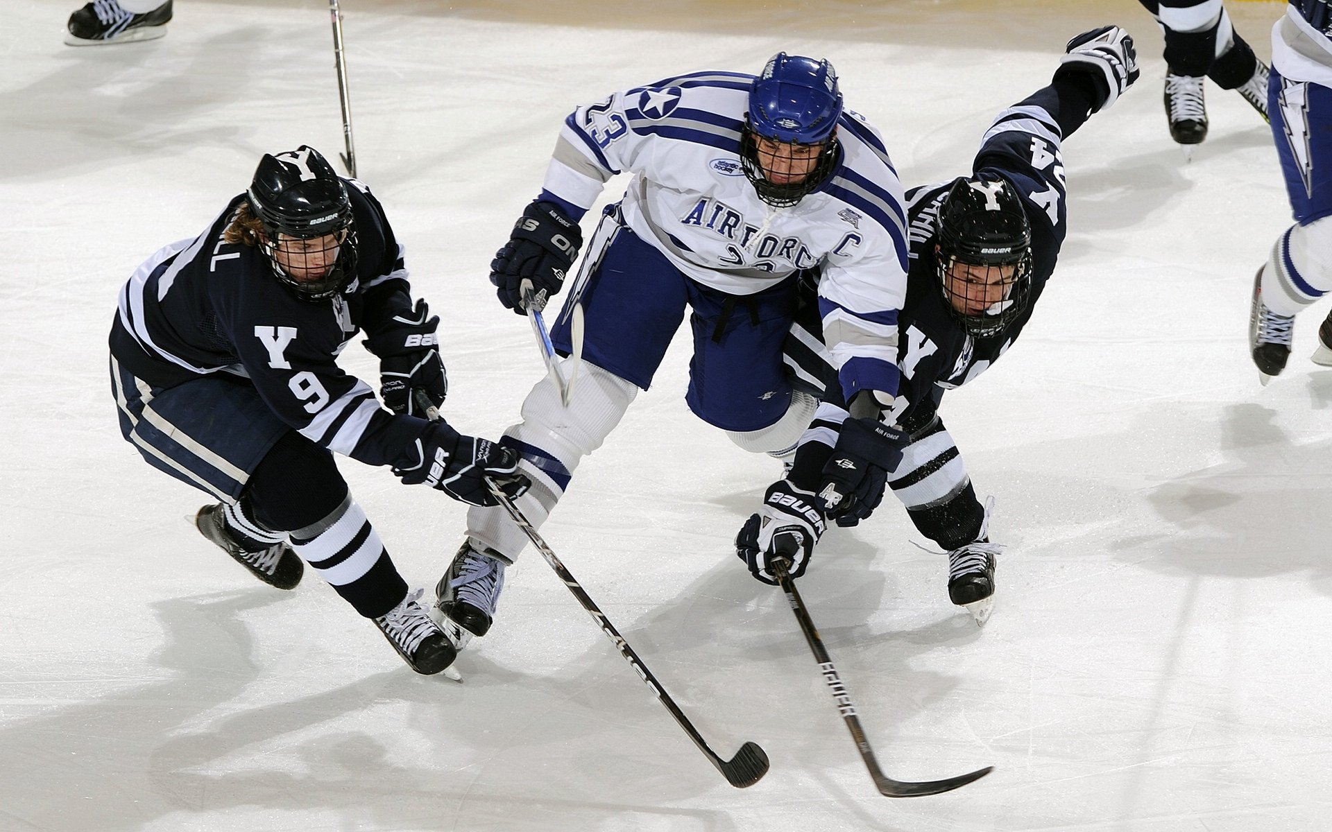南美风暴席卷北欧神话，巴拉圭稳如磐石，萨拉赫独舞撕裂冰岛防线