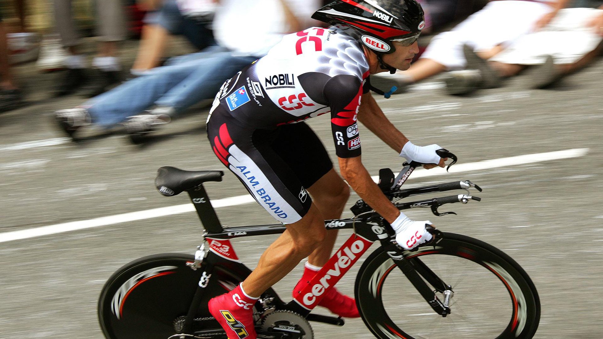 逆转之夜,姆巴佩扛起全队,莱比锡红牛击碎曼联梦想